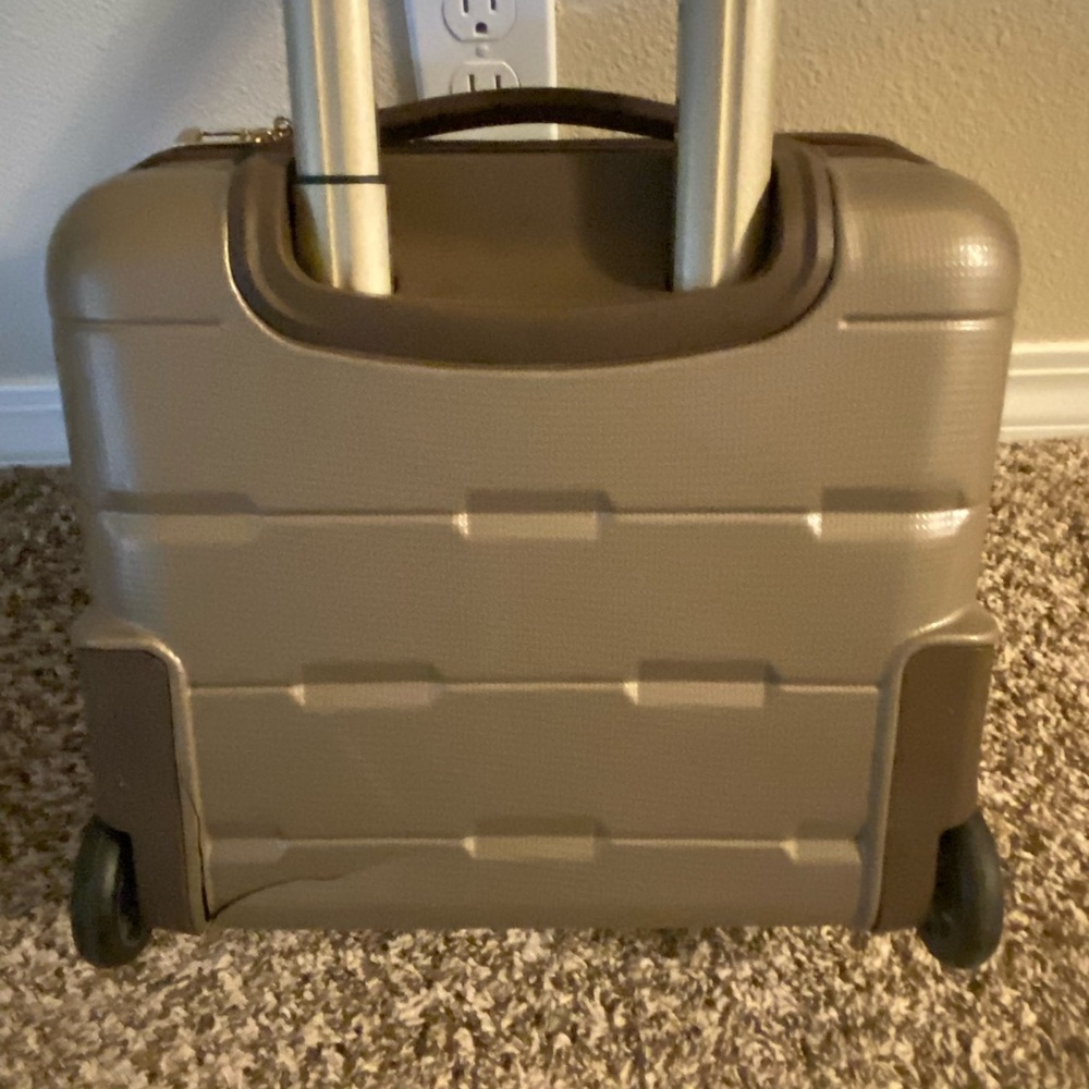 London Fog Brentwood Hard Case Side Carry-On Rolling Suitcase Tan 14” *cracked - Picture 3 of 9